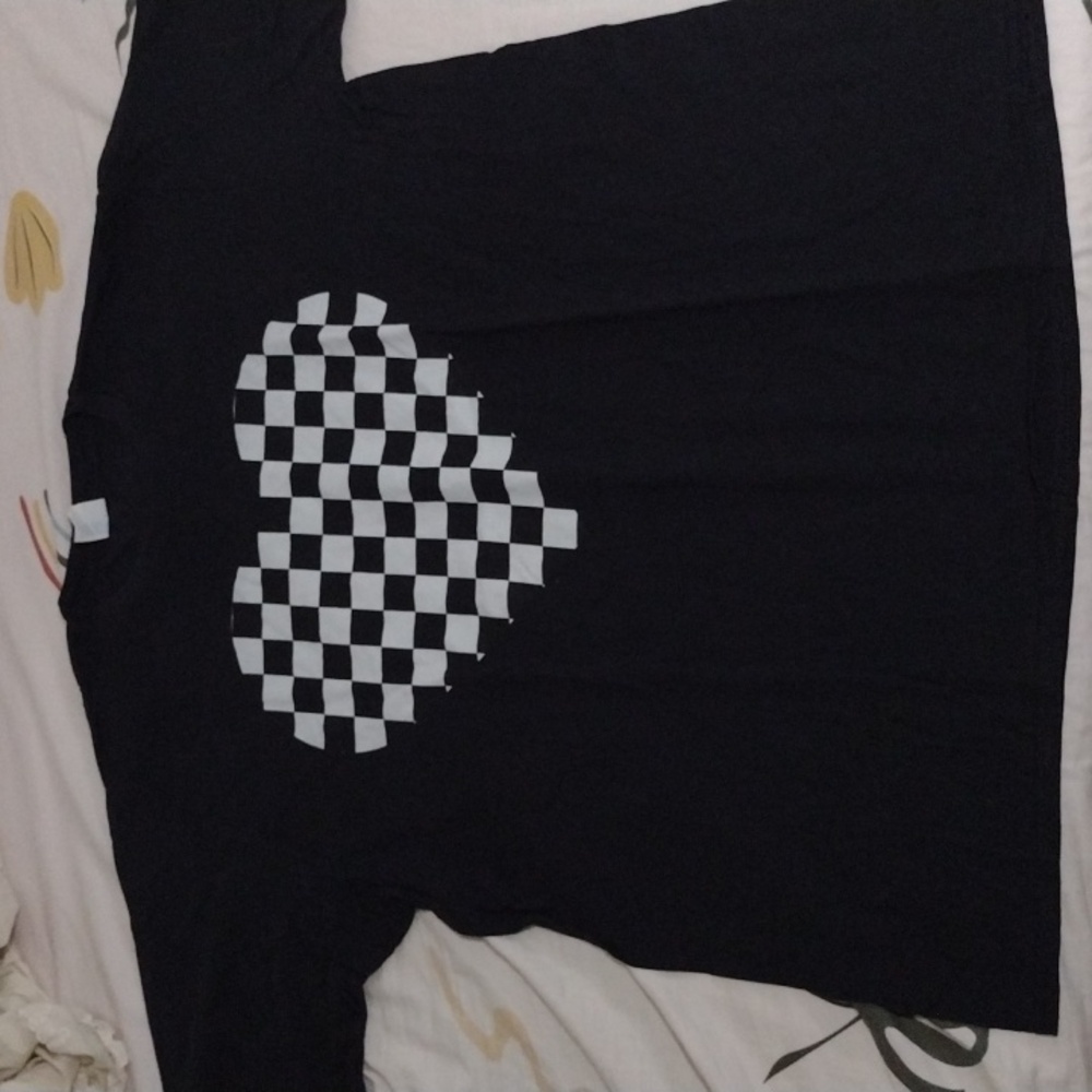 Black and white heart t-shirt